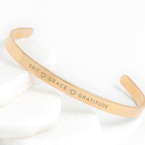 Pulsera fina con agallas y gratitud, afirmación positiva inspiradora, regalo de aliento para hija, sobrina o nieta.