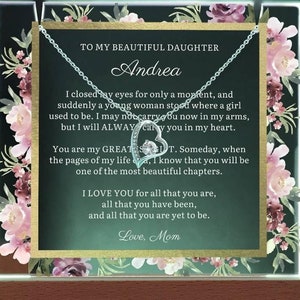 Regalo para hija de papá o mamá, hermoso capítulo personalizado con mensaje sentimental de aliento, placa de acrílico iluminada con LED y collar con corazón abierto