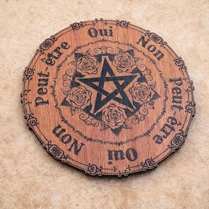Pentacle tray for dowsing and divination, engraved wood, roses, spirit, spiritualism, esotericism, magic, protection, ritual, mystical decoration