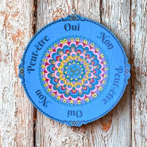 "Om" pendulum platform, 16 cm, hand-engraved and hand-painted – support for dowsing, divination and esoteric tools