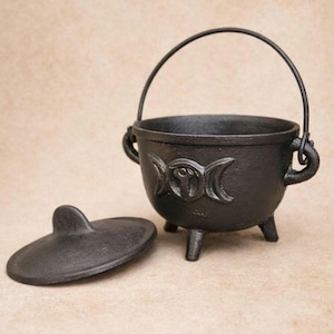 Calderone in ghisa a tripla luna su supporto con coperchio, offerte, vaso antico, magia naturale, Wicca, rituale hoodoo, idea regalo, incantesimo