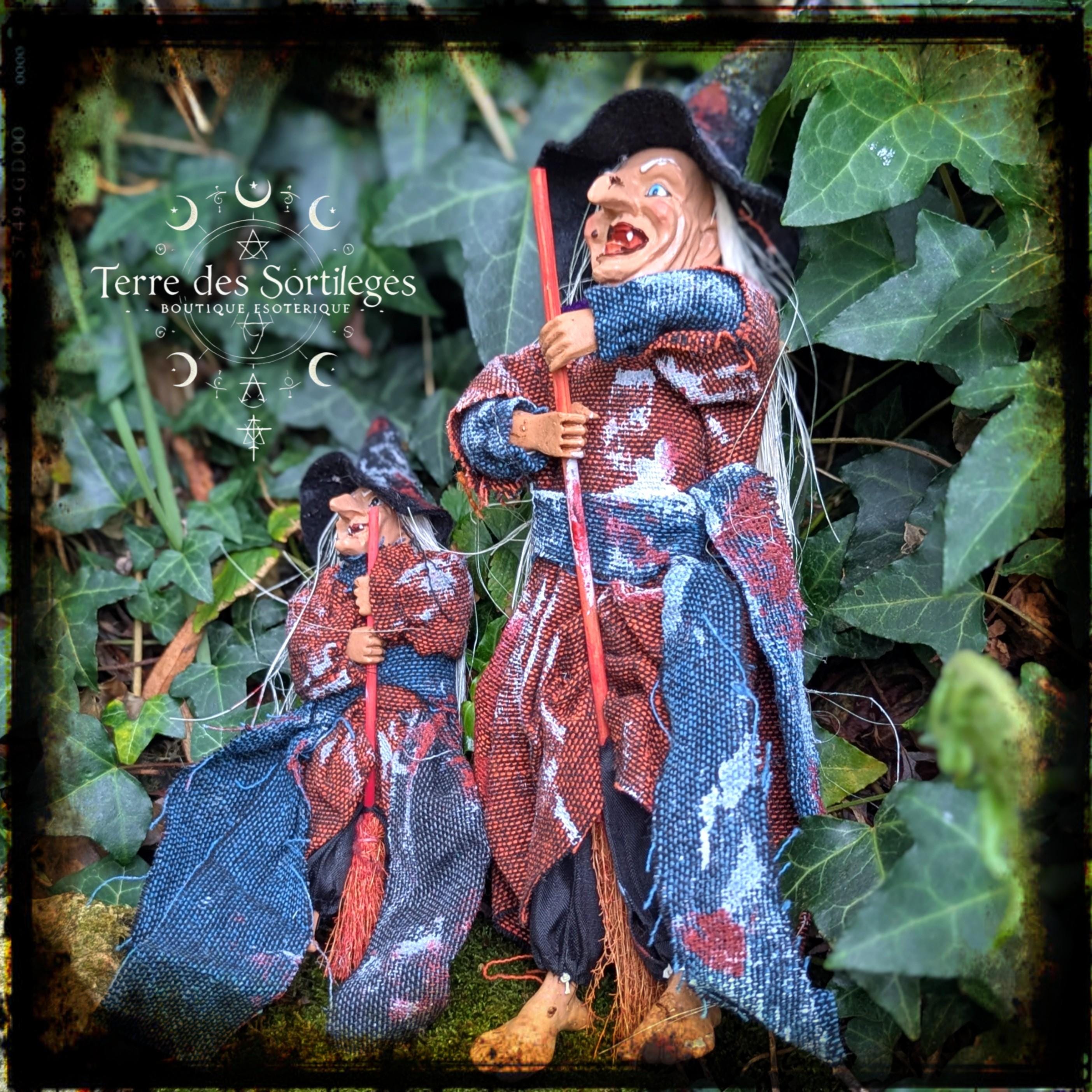 Lot De 4 Figurines Sorcière à Suspendre Halloween - Tissu Soie, Cloches, Balai - 12x20cm - 4