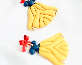 Pendientes de arcilla con vestido de princesa más bella / Pendientes con vestido de nieve / Joyería hecha a mano / Pendientes de arcilla llamativos / Pendientes con vestido de princesa