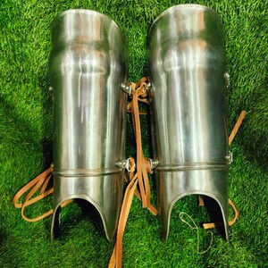 "Roman gladiators Greaves "