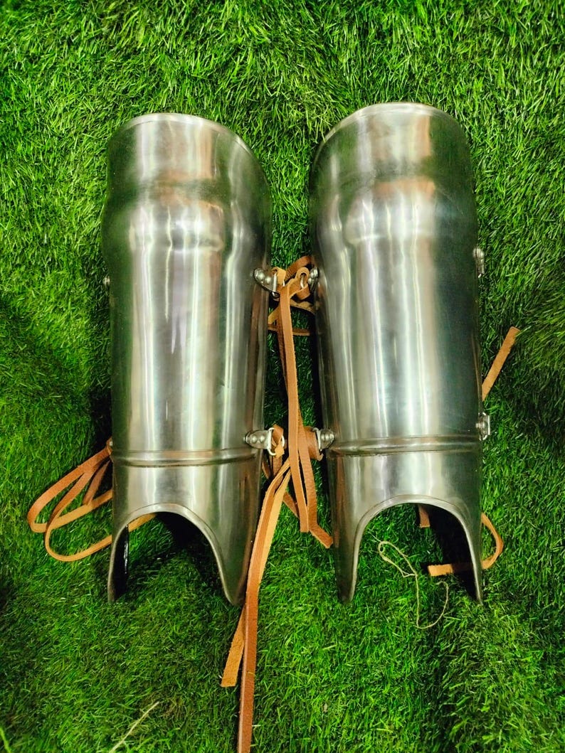 "Roman gladiators Greaves "