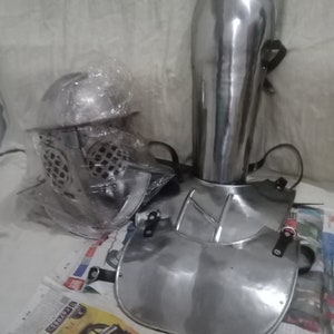 Conjunto completo de armadura de gladiador: casco provocador, peto y grebas / Kit de combate de acero de 2 mm para recreación histórica y cosplay