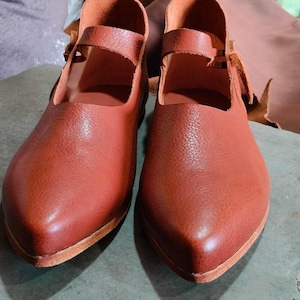 Medieval ladies shoes,medieval girl shoes,medieval authentic shoes, 15th century shoes, historical shoes,women shoes, historical women shoes