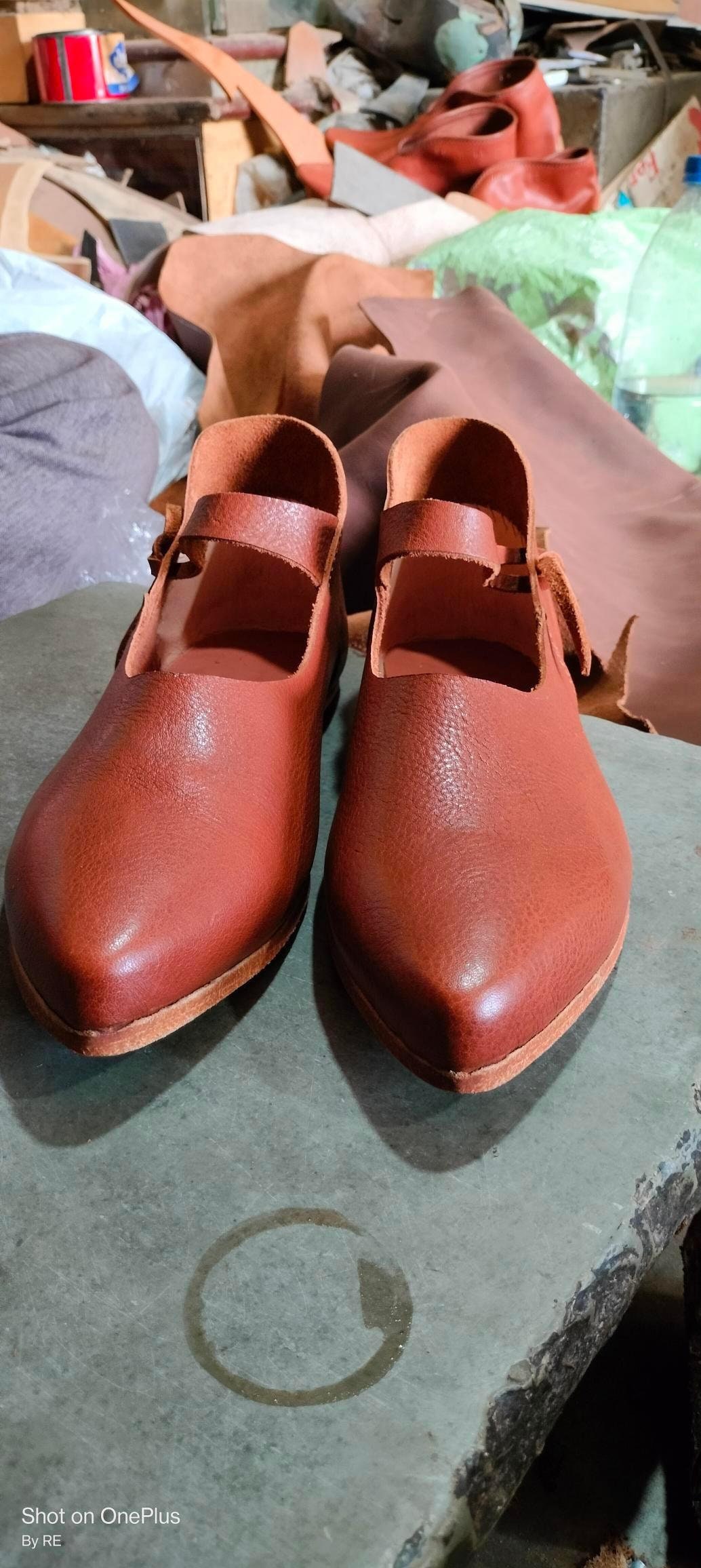 中国の古い靴の置物 中世の革靴、15世紀スタイル、バイキングシューズ - Etsy 日本