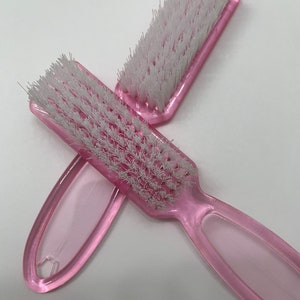 Nail cleaning brush