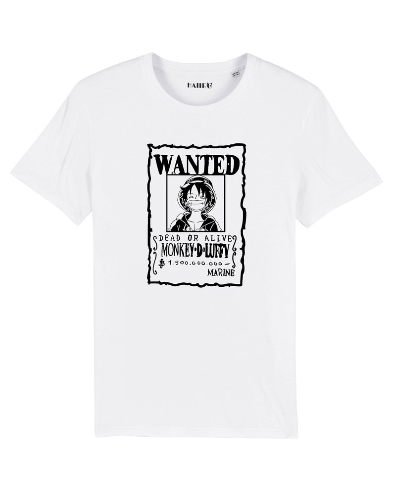 May include: White t-shirt featuring a black and white graphic of a "Wanted" poster with the character Monkey D. Luffy. The poster includes the text "DEAD OR ALIVE" and "1.500.000.000 - MARINE". The shirt has a crew neck and short sleeves.
