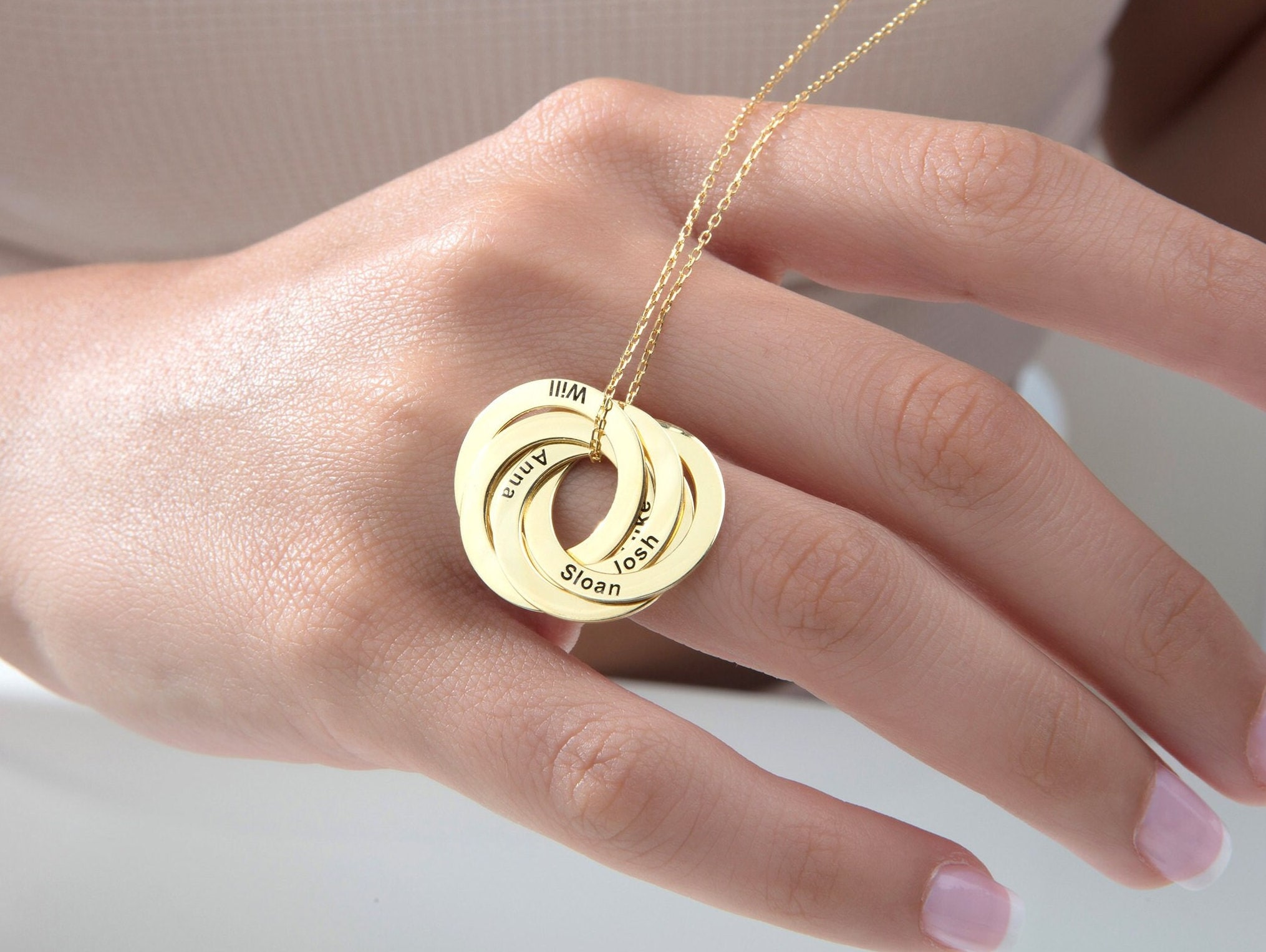 Solid Gold Name Necklace, 14K Name Engraved Pendants, Engraved Circle Family Necklace, Personalized Gift For Mothers, Best Gift For Mothers