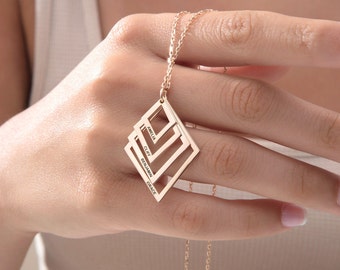 14K Gold Multi Name Marquise Pendant Necklace, Personalized Mom Gift
