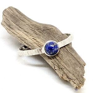 Feiner Ring aus 925er Silber, blauer Lapislazuli, Naturstein, verstellbarer Ring