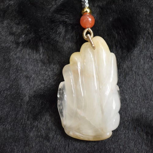 High Grade White Rutilated Quartz Nine-Tailed Fox Pendant, Hand Crafted! Collector's shops Item! Double Sided Engraving! Very Rare! HuXian!