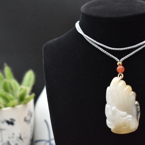High Grade White Rutilated Quartz Nine-Tailed Fox Pendant, Hand Crafted! Collector's shops Item! Double Sided Engraving! Very Rare! HuXian!