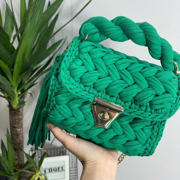 Borsa a mano verde all'uncinetto Borsa fatta a mano Borsa tessuta a mano Borsa all'uncinetto Borsa lavorata a maglia Borsa bianca Borsa nera