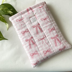 Quilted Fleece Book Sleeve Paperback Book Protector Pink Bow Print