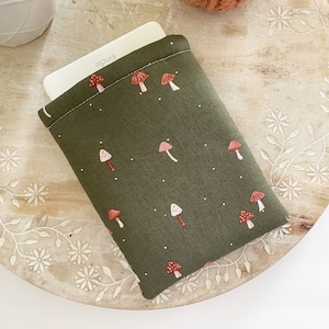 Kindle Paperwhite Sleeve Padded E-Reader Cover with Snap Green and Pink Mushroom Print