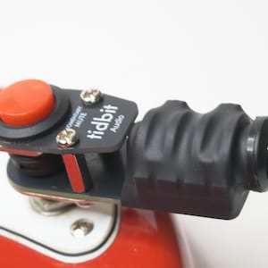 Kill-switch in arcade-stijl voor gitaar/synth/audioapparatuur: tijdelijke mute-schakelaar van een kwart inch mono