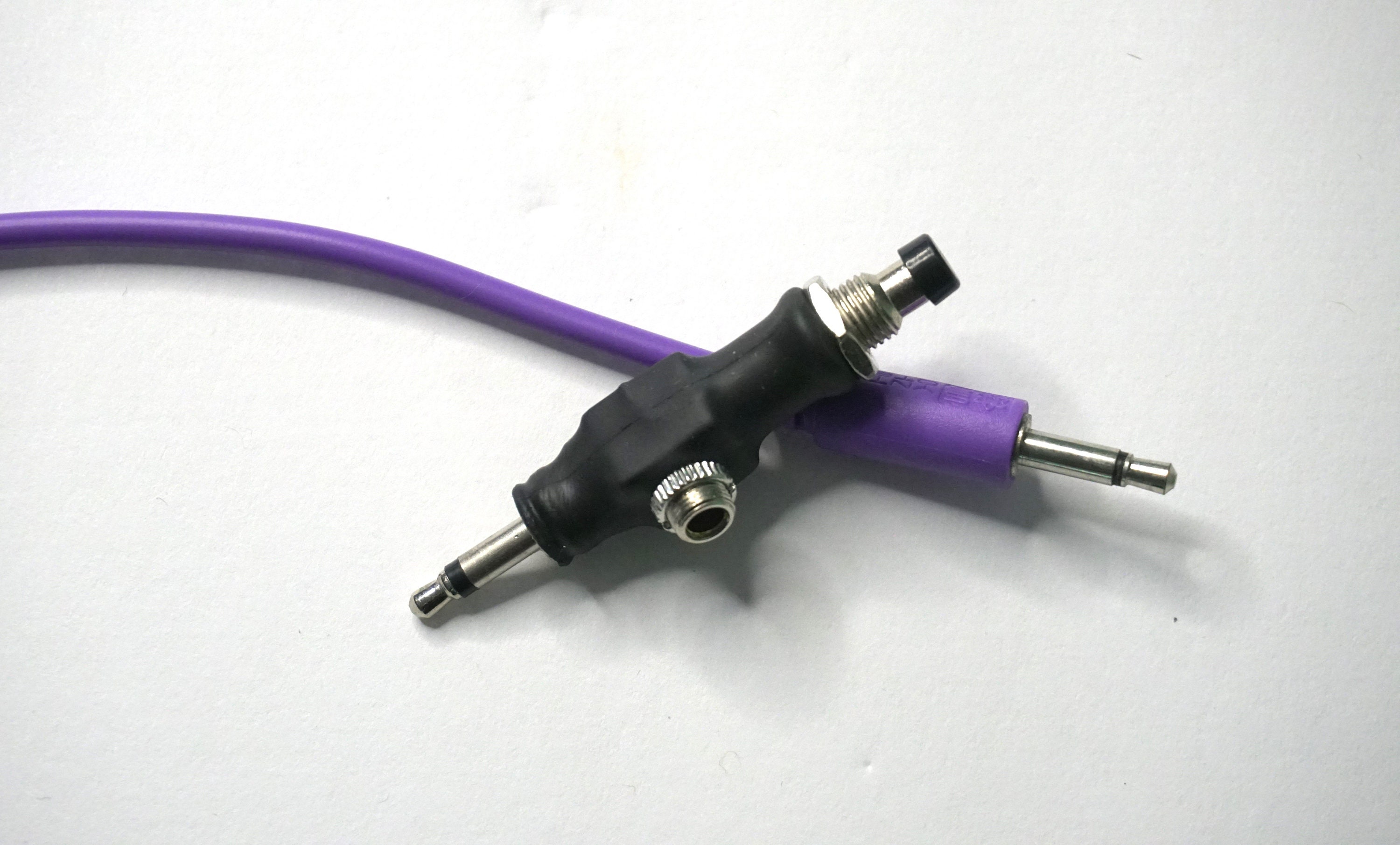 Miniaturowy wyłącznik awaryjny do syntezatora Eurorack/modularnego – chwilowy wyłącznik / przycisk wyłączania dźwięku – 3,5 mm – 0 KM