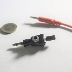 Mini Attenuator for Audio and Control Voltage 3.5mm Add an attenuator to any patch without a dedicated module 0HP image 1