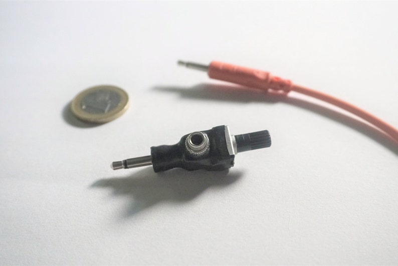 Mini Attenuator for Audio and Control Voltage 3.5mm Add an attenuator to any patch without a dedicated module 0HP image 1