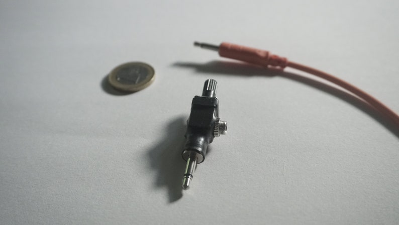 Mini Attenuator for Audio and Control Voltage 3.5mm Add an attenuator to any patch without a dedicated module 0HP image 3