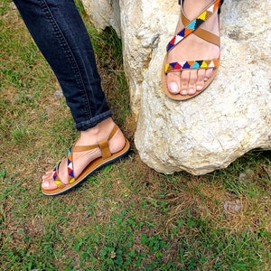 Sandale femme Maasai en cuir perlée Made in Kenya