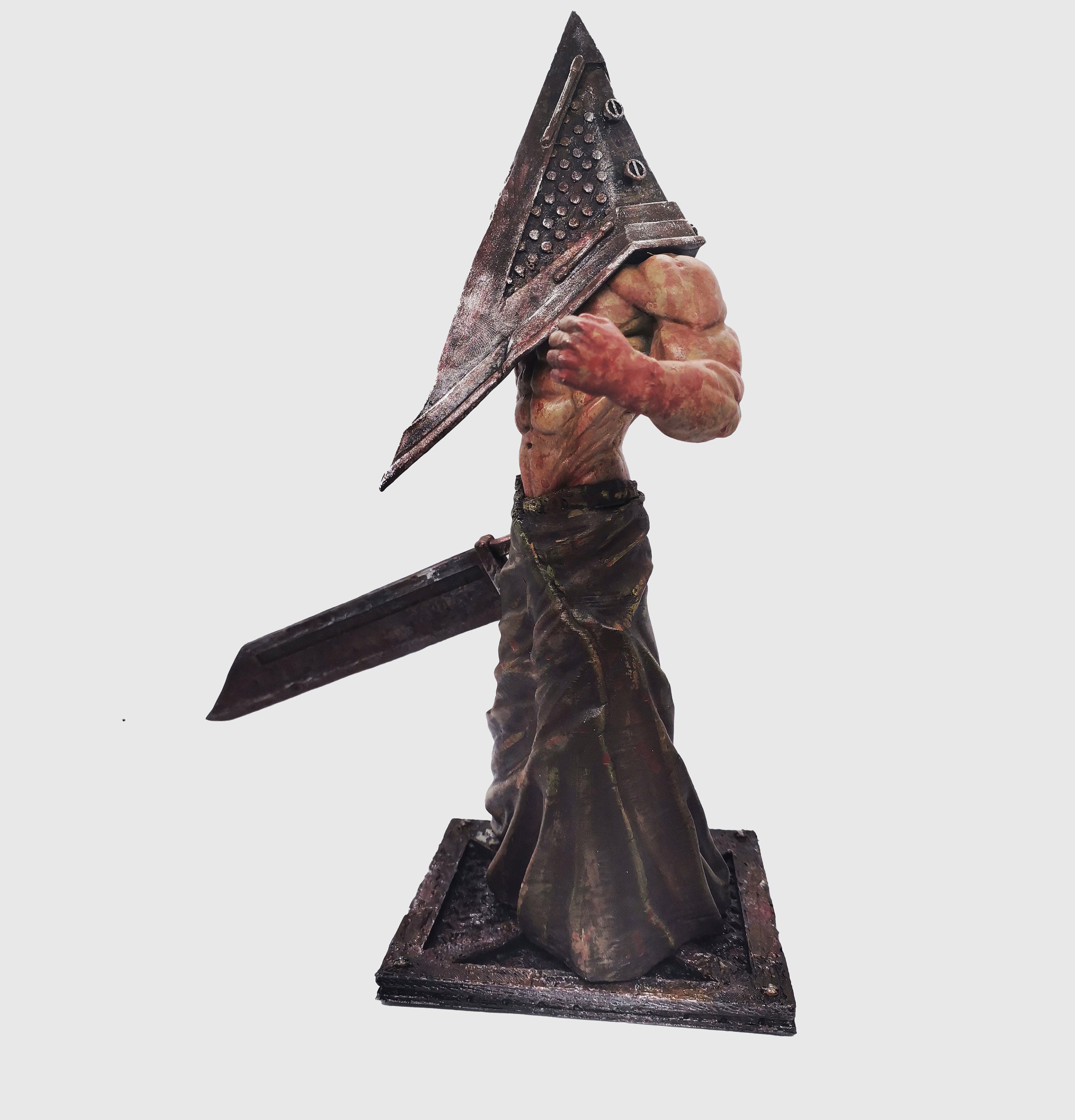 XGLIPQ Silent Hill, Pyramid Head, Altura 15 (cm) / 5,9 (in), Figura de  animación de Material de PVC, Hecho a Mano, Apariencia Exquisita, Hand to  do Spot, (colección Decorativa) Adornos de Regalo 