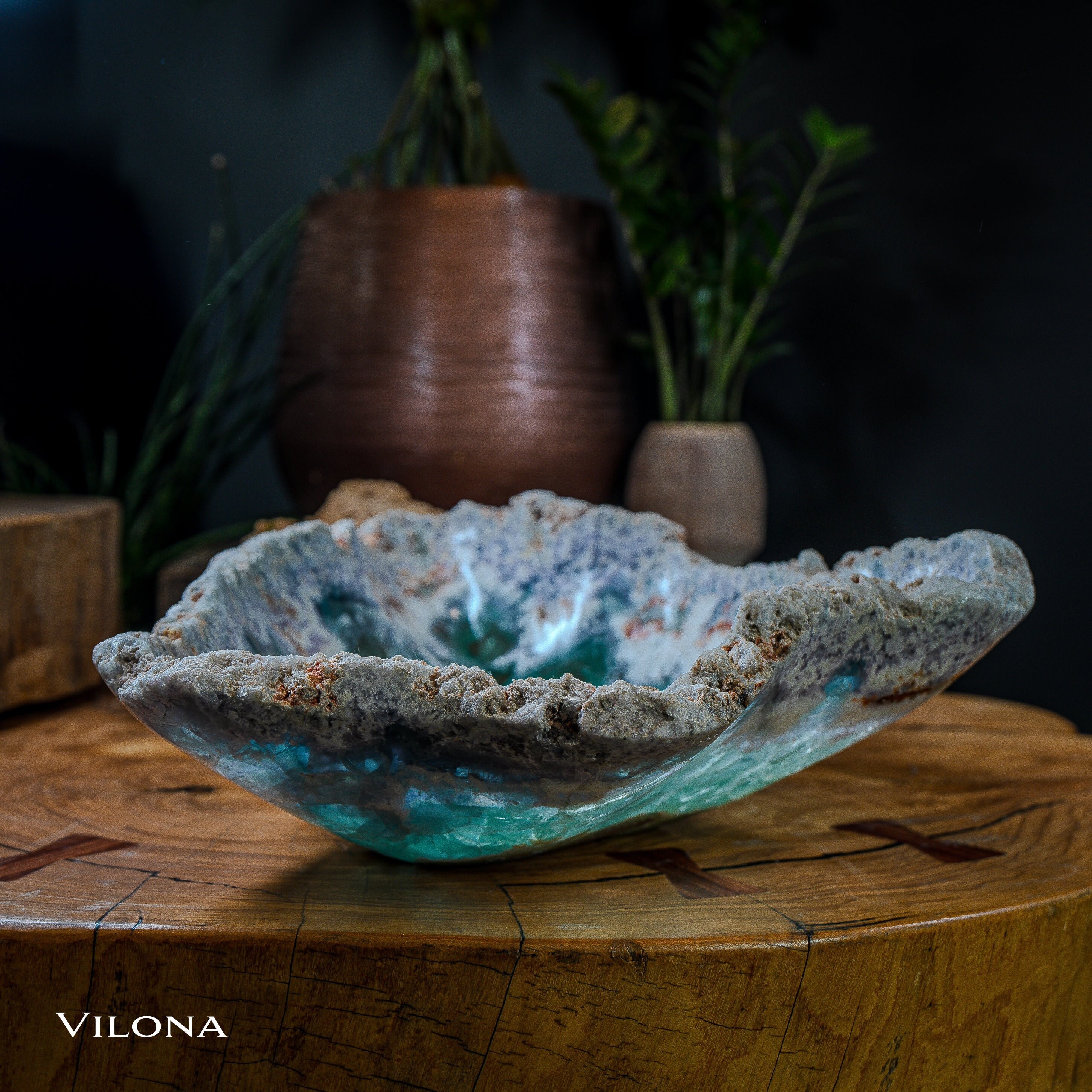 （fluorite4）レア フローライト 大きなフルーツ皿お椀お皿ボウル Hand Carved Green Fluorite Bowl: Unique Stone Decor (19