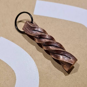 Blacksmith keychain twisted copper keyring wheat twist keyfob bag charm