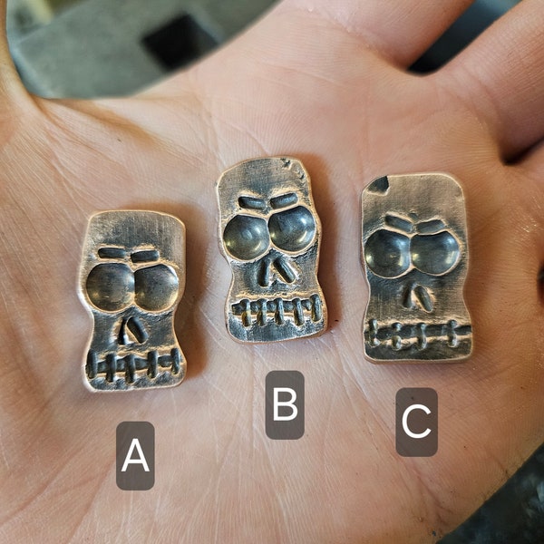 Mini Forged Cu Mai Skull Blacksmith Skull copper and steel Skull Cu Mai Skull Pocket Fidget paper weights figurines and knick knacks