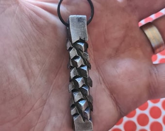 Blacksmith keychain dragon scale steel keyring twist keyfob bag charm stocking filler