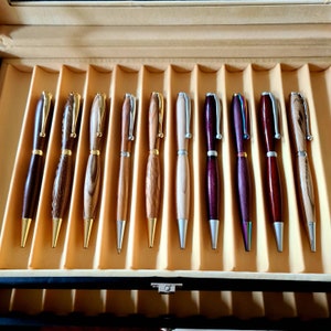 Luxus Slimline Holzstift. Handgefertigt. Ideales Geschenk und optionaler Federmäppchen aus Holz mit Personalisierung.