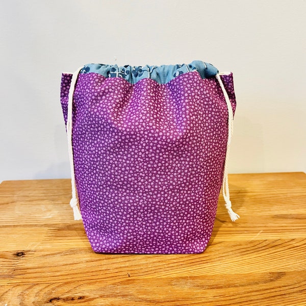 Pochette à cordon mauve - Sac en tissu fait main - Pochette en tissu de coton - Cadeau pour elle - Pochette pour gros cristaux - Sac de vacances avec fermeture à ficelle