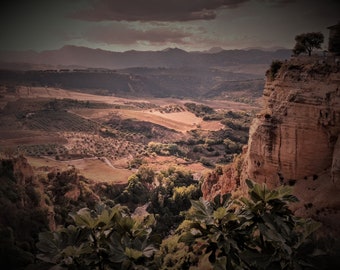 Vue de la ville de Ronda, Andalousie, Espagne. Impression d’art mural en couleur téléchargeable. Photographie, améliorée numériquement.