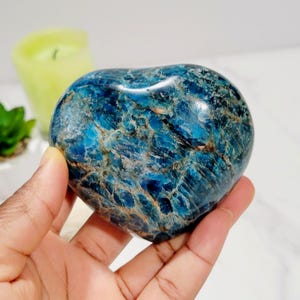 Blue Apatite Crystal Rock/Heart Shape Blue Apatite Crytal/Velvet Blue/8.89cm