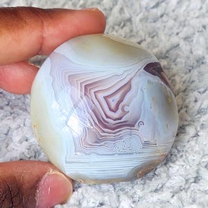 Piedra de palma de ágata suazi: cabujón pulido de 4,6 cm con banda de fortificación, espécimen de ágata africana imagen 5