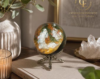Esfera de cuarzo jardín de 64 mm: cristal de lodolita con inclusiones de arcoíris.