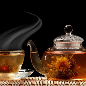 Signature White Pine Blend, LICORICE ROOT/CACAO Organic Tea: White Pine, Licorice Root, Cacao Nib, Vanilla, Star Anise, Calendula Petals