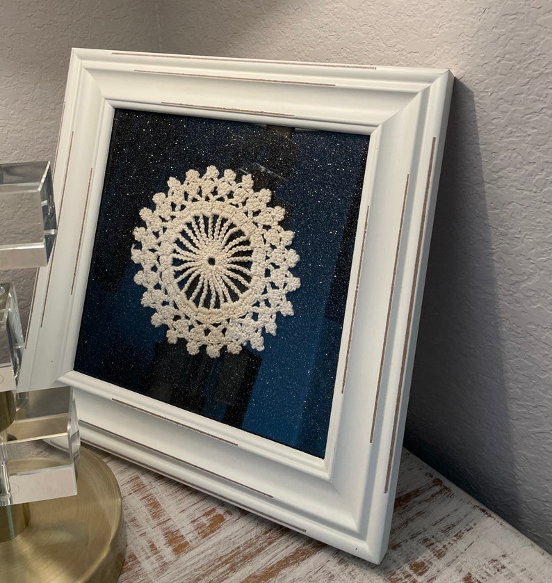 Antique crocheted doily framed, crocheted wall art, handmade 100 years old piece work, repurposed modern farmhouse decor, made in USA image 3
