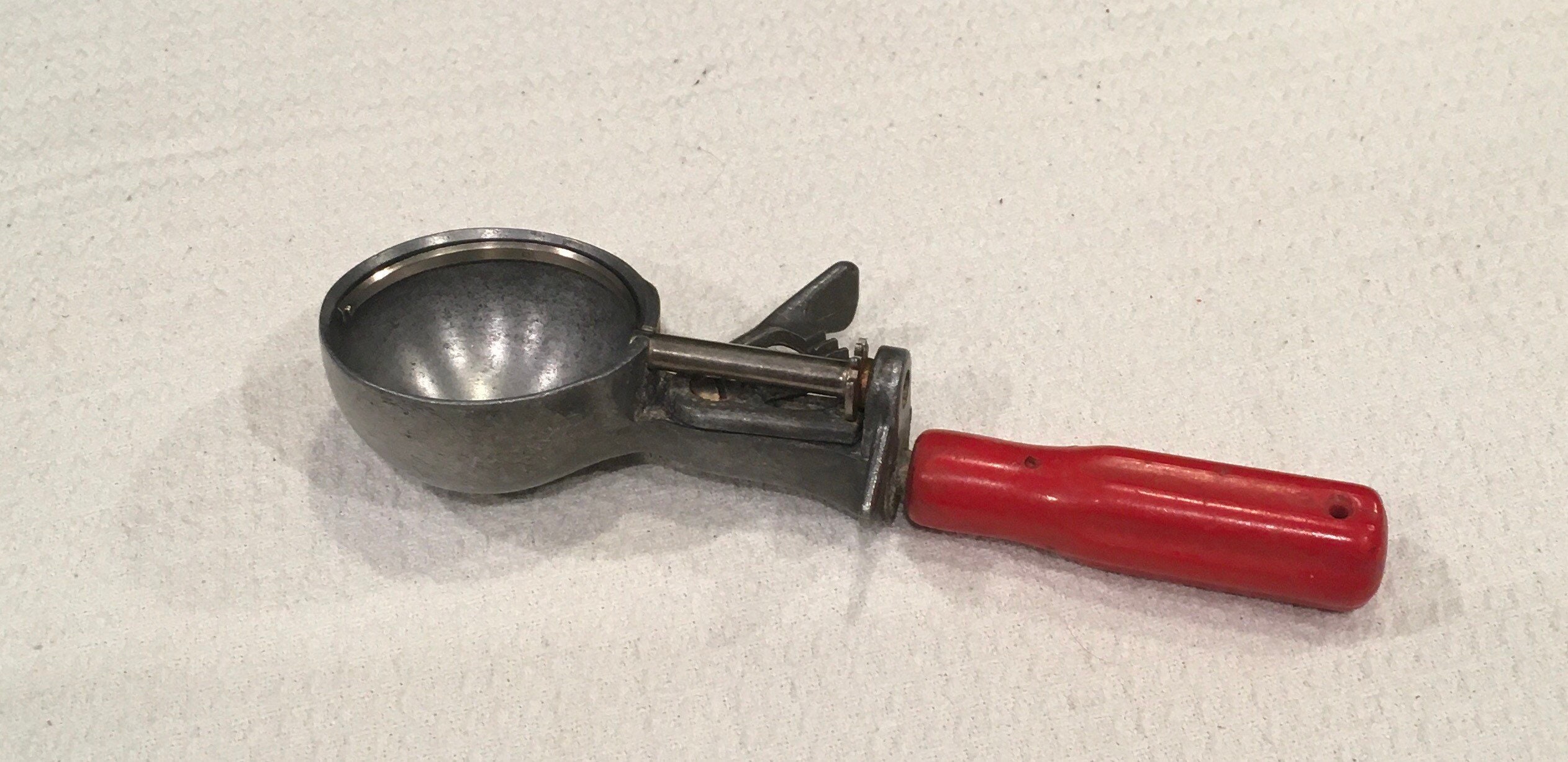 Vintage Ice Cream Scoop. Scoop Master With Thumb Scraper Control. Red Hard  Plastic Handle Ridges. Releases Cream - Yahoo Shopping