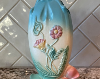 Vintage HULL Bow Knot B9’ 8 1/2” vase blue pink green MINT condition. Authentic Not a remake. Lovely piece.