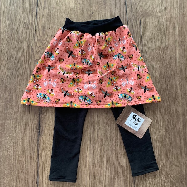 Kinderrock mit integrierter Leggings Größe 98