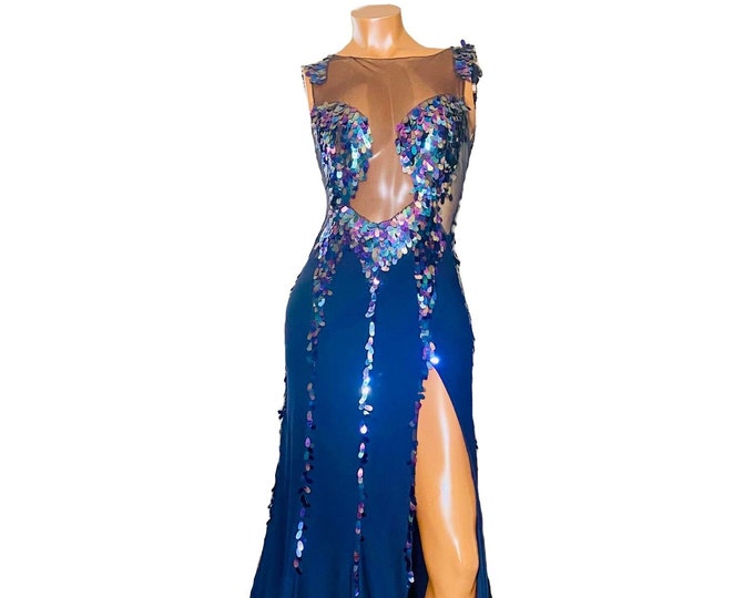 Ravenous Chic Iridescent Black Gown (one-of-a-kind) US size:8