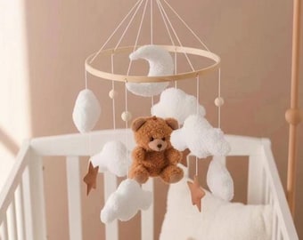 Houten berenwieg mobiel, neutrale wolken maan kinderkamer decor, vilten babybedje mobiel