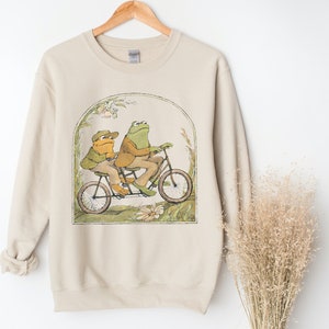 Frog And Toad Crewneck Sweatshirt, Vintage Classic Book Sweatshirt, Cottagecore Aesthetic