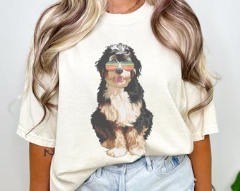 Camiseta retro Bernedoodle con gafas de sol, colores cómodos, camiseta con dibujo, camiseta retro para perro, camiseta de mamá peluda, regalo para mamá perruna