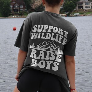 Stödja djurlivet Raise pojkar T-shirt, söt rolig mamma till pojkars komfortfärger fram och bak grafisk t-shirt