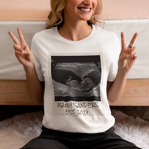 Koszulka z nadrukiem na ciąży, Unisex Custom Ultrasound Reveal Pregnancy Announcement Graphic Tee, Cute Unique Custom Vintage Photo Shirt